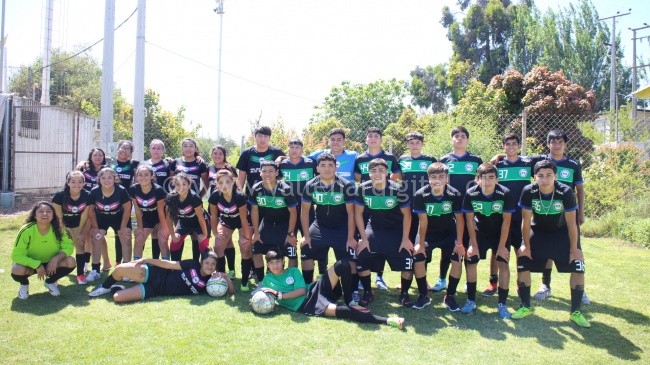 Selección de futbol del Liceo Bicentenario Alto del Carmen viajó a la cuarta región.